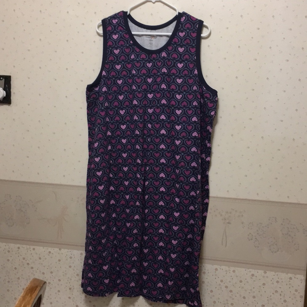 Sleeveless heart print 18/20 DreamCo nightgown.